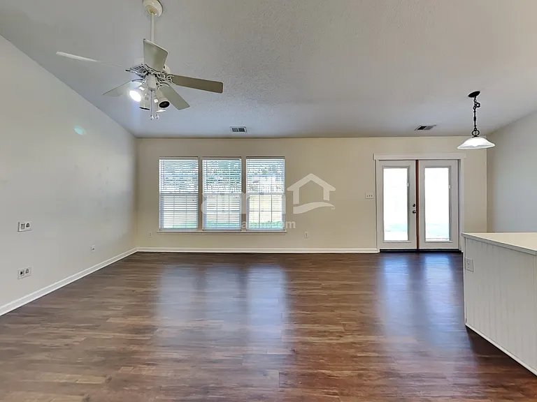 1092 Chapel Creek Rd SW — Photo 7