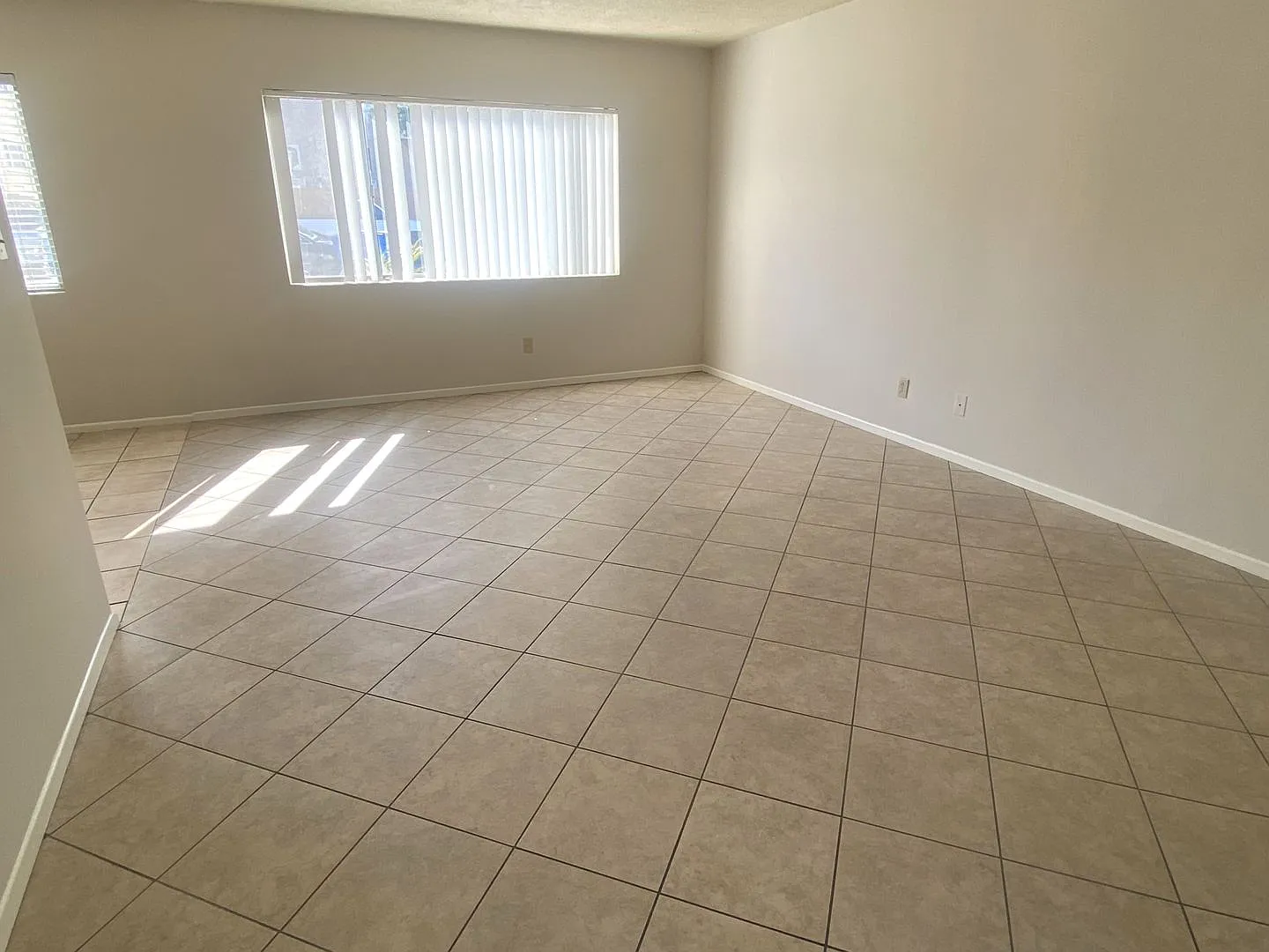 2311 Vanderbilt Lane — Photo 1