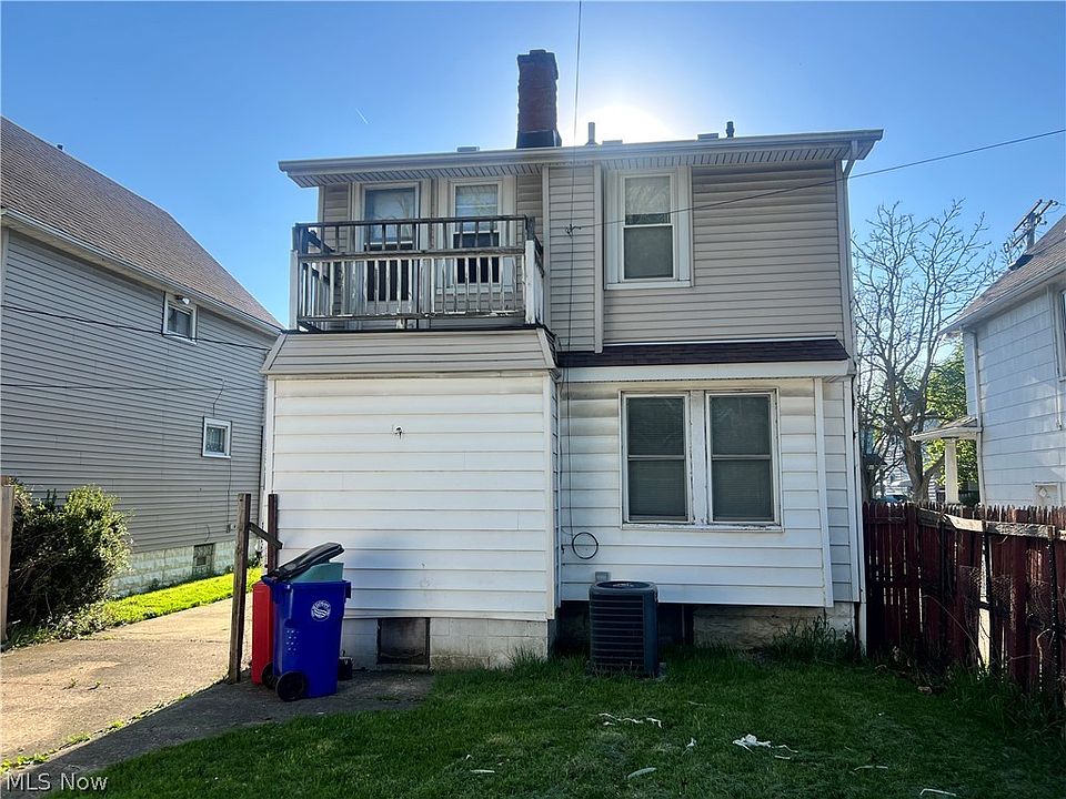 2nd image of 3063 W 103rd St