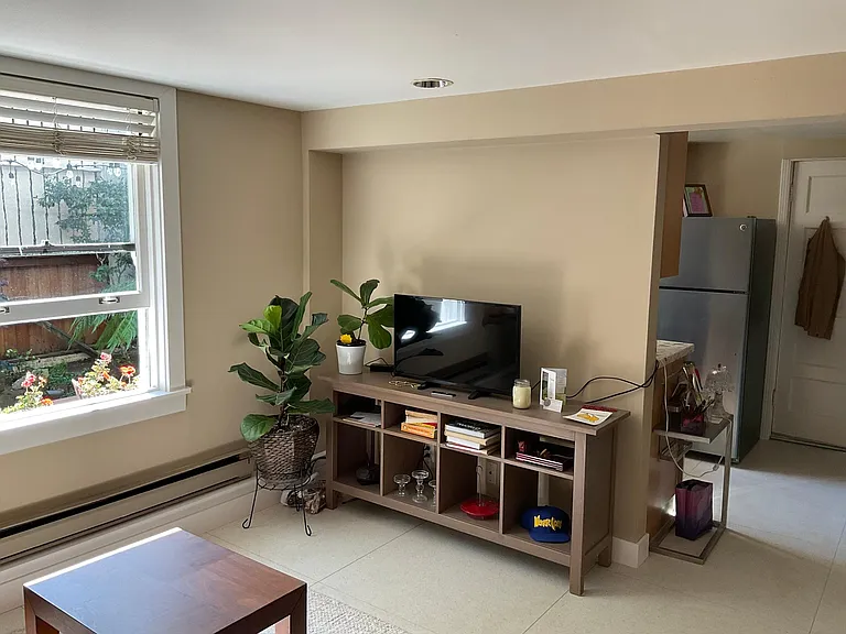 2252 Jones St #B — Photo 12