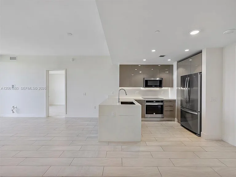 2000 Metropica Way #502 — Photo 7