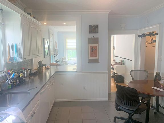 4th image of 89-91 Montgomery St #2R