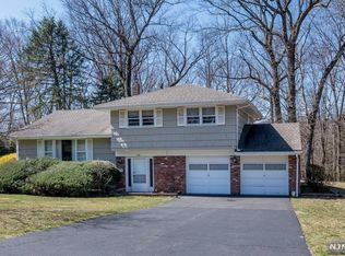 576 Jackson Ave, Washington Township, NJ 07676