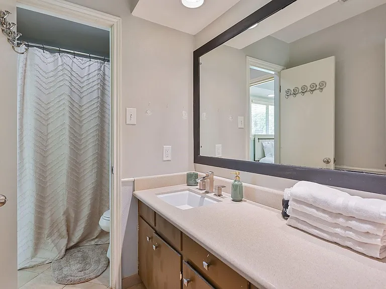 1217 Glade St — Photo 11