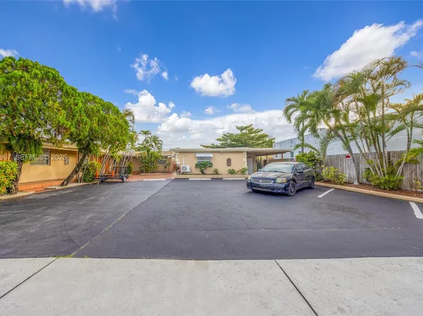 6124 Pembroke Rd, Hollywood, FL 33023