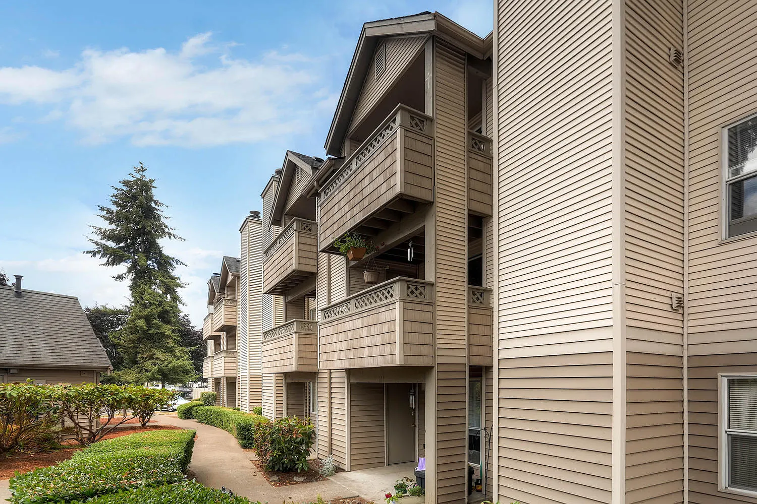 Bellwether Apartments — Photo 2