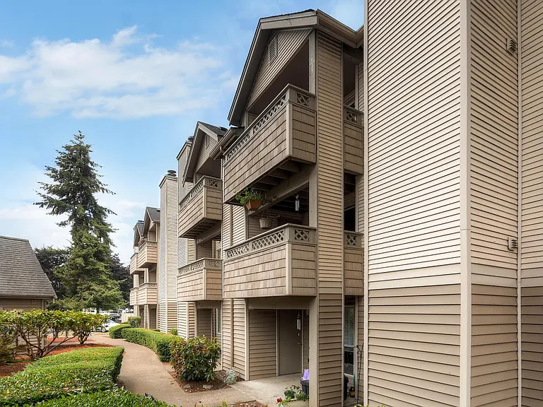 Bellwether Apartments — Photo 2