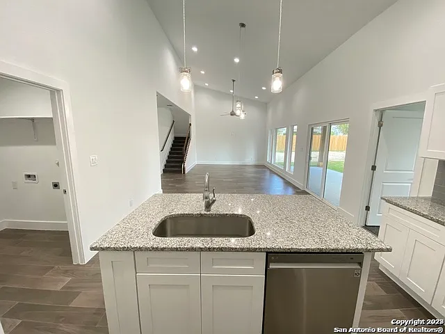 2126 Village Pkwy — Photo 29