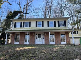 88 Old Post Rd, Mount Sinai, NY 11766