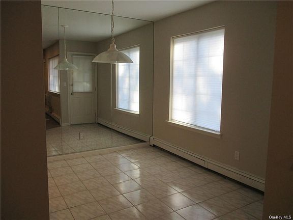 5th image of 27 Foxwood Cir