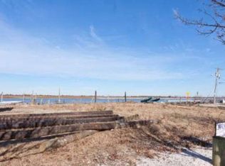 50 Bayside Dr, Point Lookout, NY 11569
