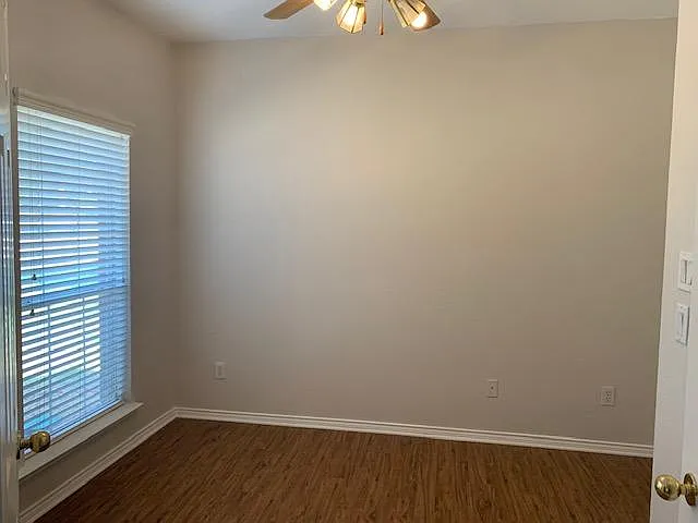 4 bed, 2.5 bath, 2860 sqft, $2,750 — Photo 2
