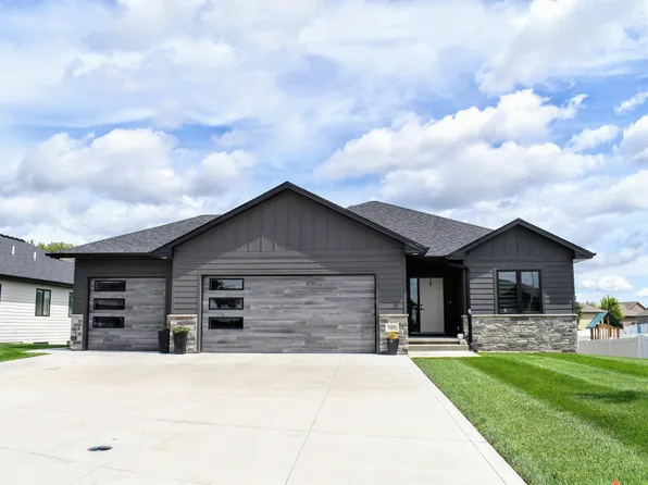 188 N Canterbury No, North Sioux City, SD 57049