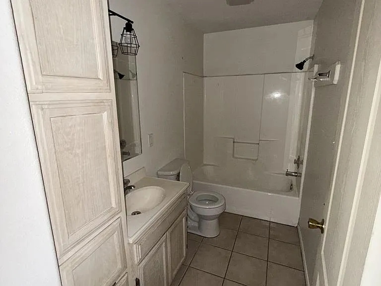 729 Sonesta Dr #B — Photo 5