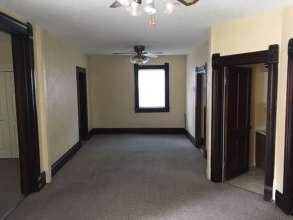 living/dining room-loer