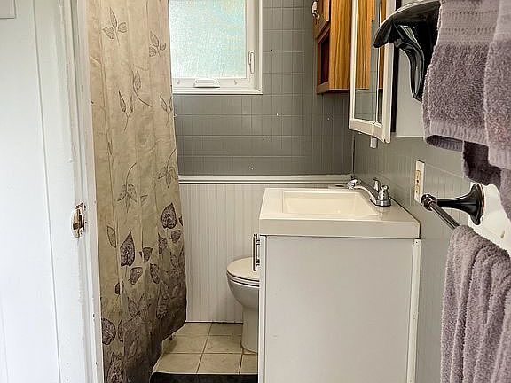 2nd image of 86 Sunbury St