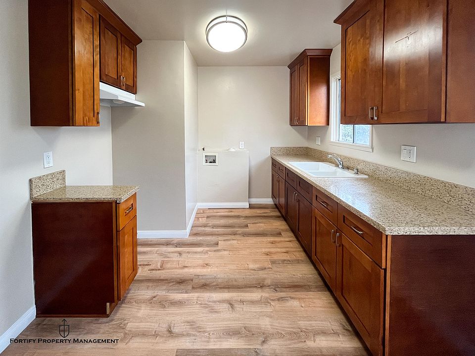 1st image of 1137 1/2 W 90th St