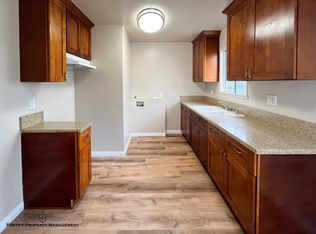 1137 1/2 W 90th St, Los Angeles, CA 90044