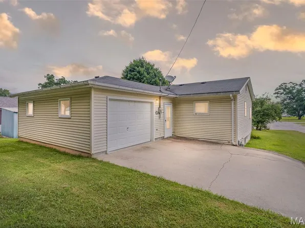 404 N 4th St, Kampsville, IL 62053