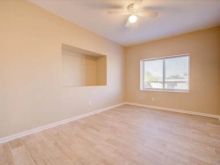 1421 N. Louis Ave — Photo 16