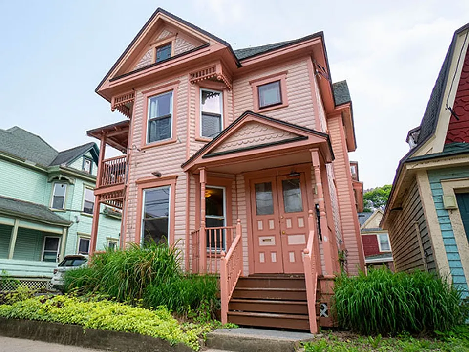 112 Dell St #1