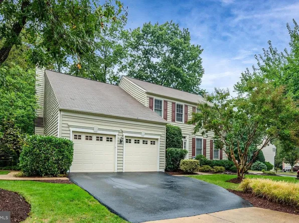 13100 Rockpointe Ct, Clifton, VA 20124