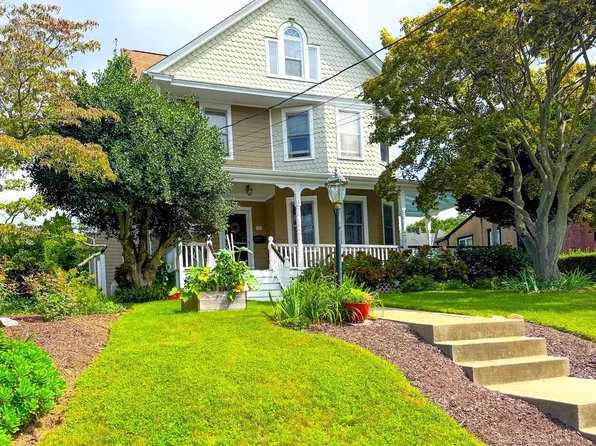 43 Kellogg Street, Oyster Bay, NY 11771