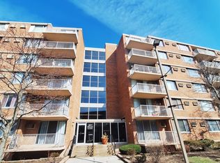 2211 S Stewart Ave APT 3D, Lombard, IL 60148