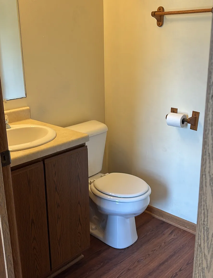 3 bed, 1.5 bath, 1200 sqft, $1,700 — Photo 1