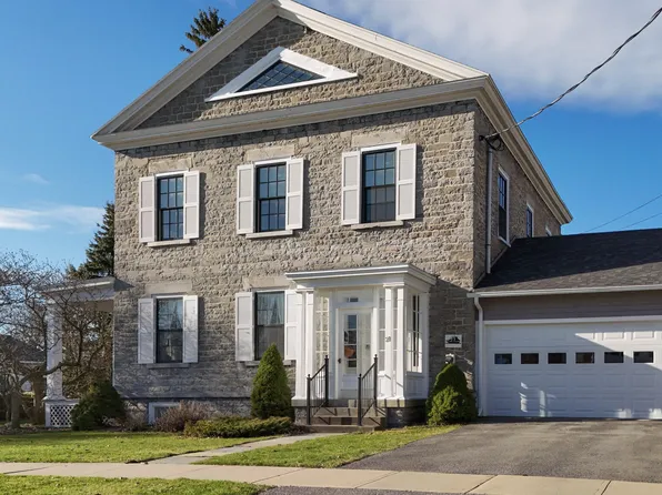 28 Macomb St, Plattsburgh, NY 12901