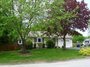 16 Amherst St, Red Hook, NY 12571