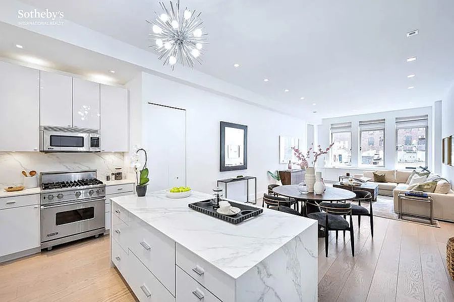 1st image of 252 7th Ave APT 5J