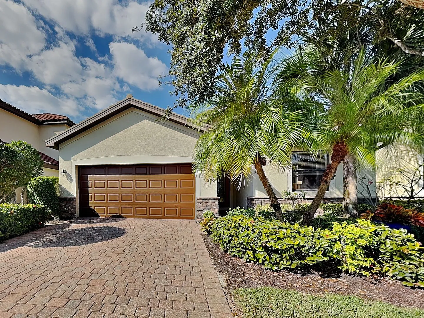 3 bed, 2.0 bath, 1670 sqft, $3,500 — Photo 1