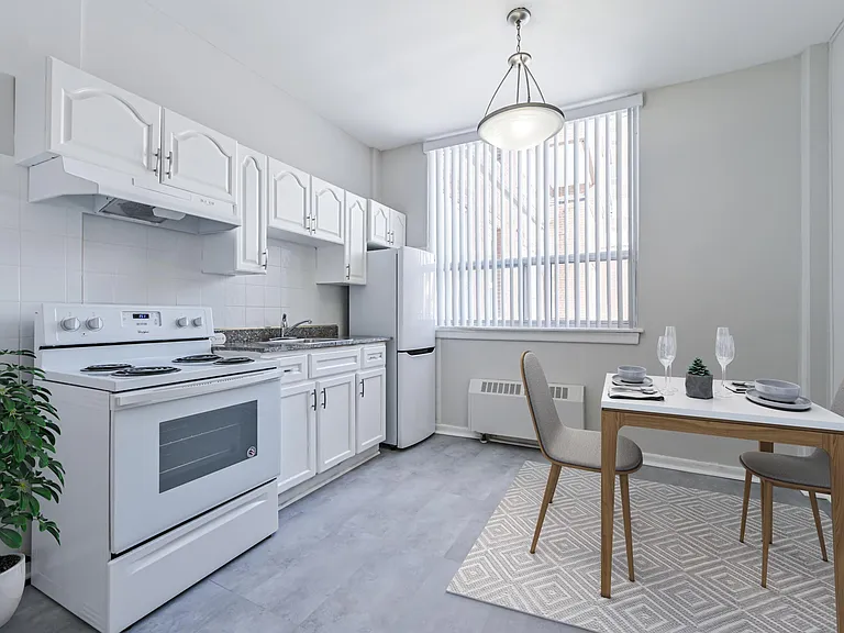 780 Eglinton Ave W #2 — Photo 4