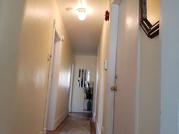 2nd image of 5001 Roland Ave #2
