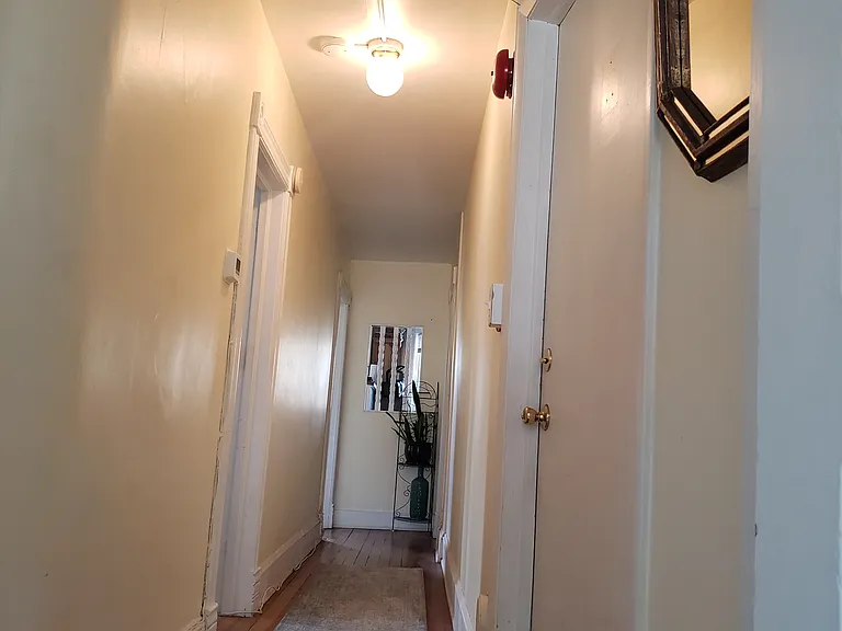 5001 Roland Ave #2 — Photo 2