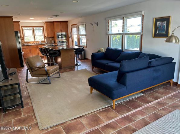 406 9th Ave