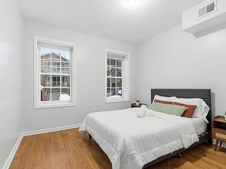 133 Beach St #1 — Photo 2