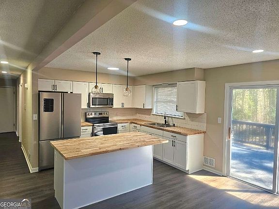 3rd image of 2605 Northbrook Rd