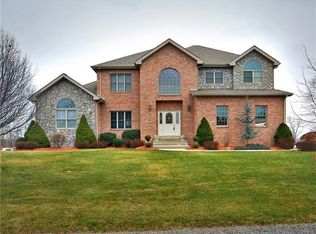 1009 Country Club Rd, Jeannette, PA 15644