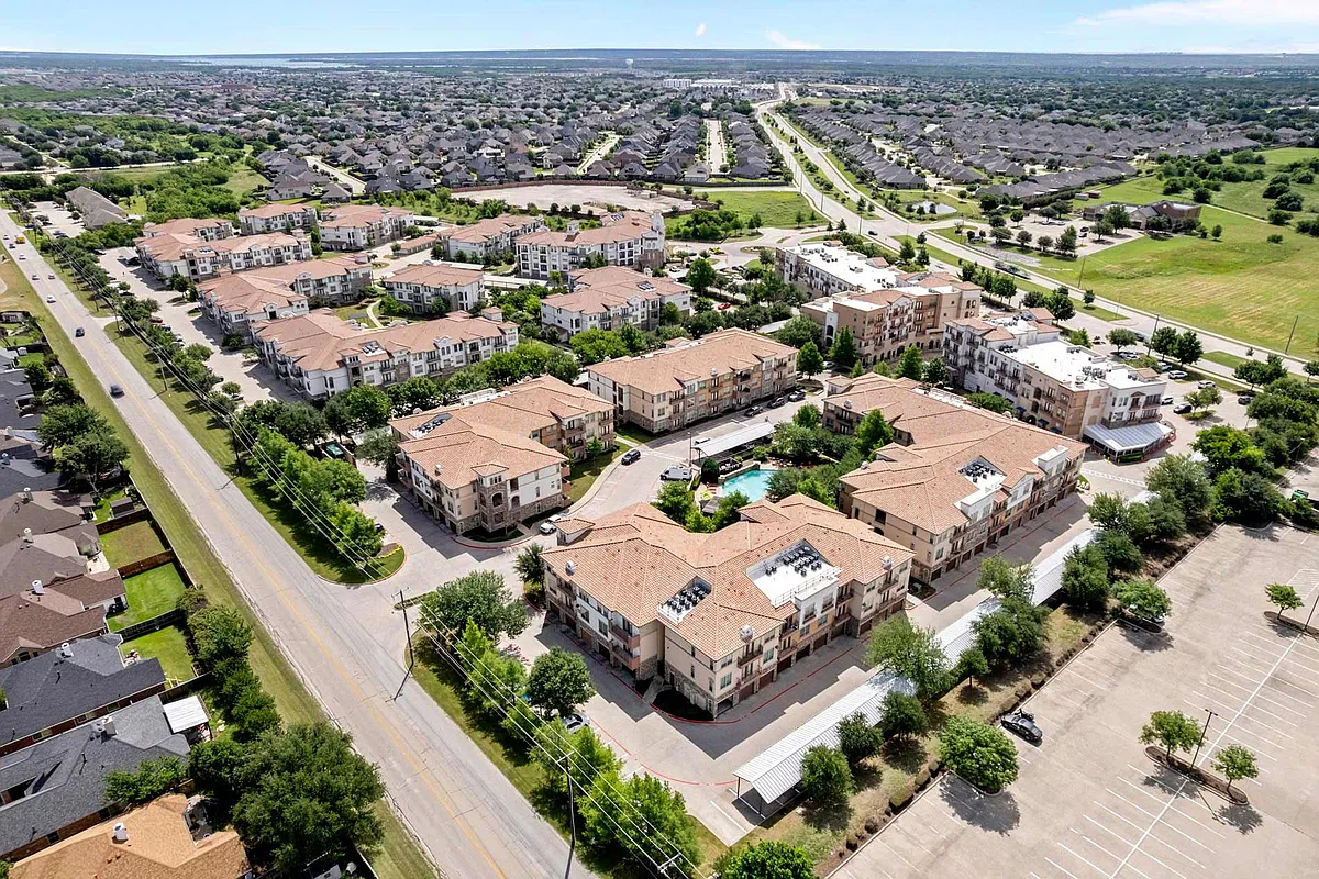 Building Photo - Villaggio