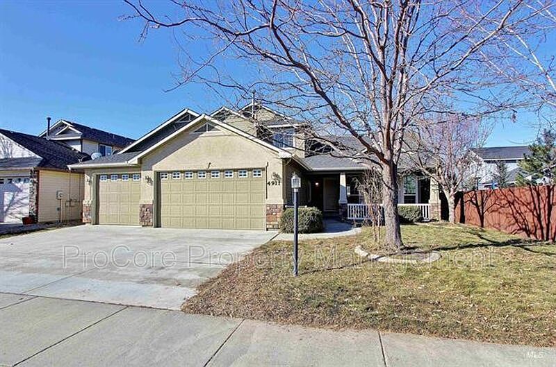 1st image of 4911 N Green Knoll Ave