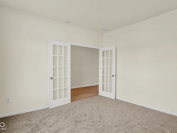 5th image of 7195 Rose Hill Ave