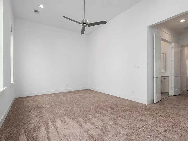 1211 Hickory St #E — Photo 8