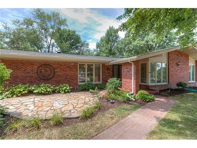 342 Lakewood Ln photo 1