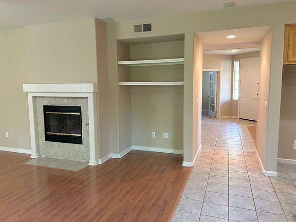 4th image of 201 Waterfield Dr