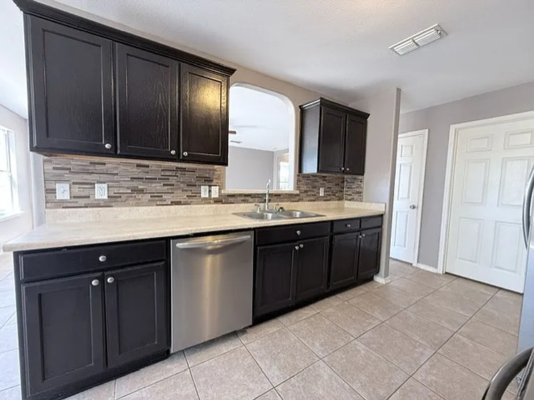 17525 Rock Port Rd — Photo 11