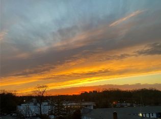 1015 Old Post Rd APT 3N, Mamaroneck, NY