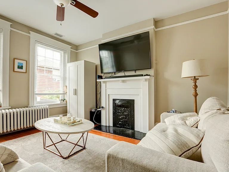302 N Stafford Ave #B — Photo 9