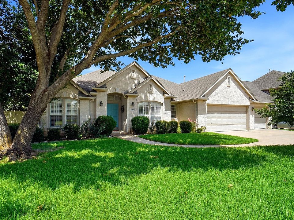 1st image of 2705 Cliffwood Dr